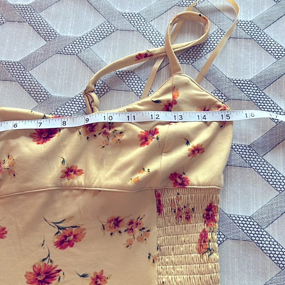Floral Yellow Romper size Medium NWT - Picture 5 of 8